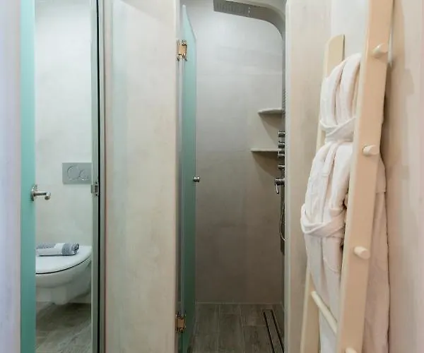 Akti Paros * 纳乌萨