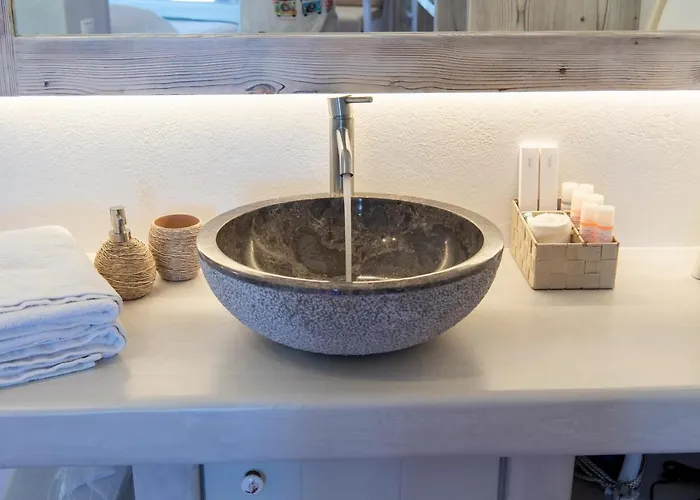 Akti Paros * 纳乌萨